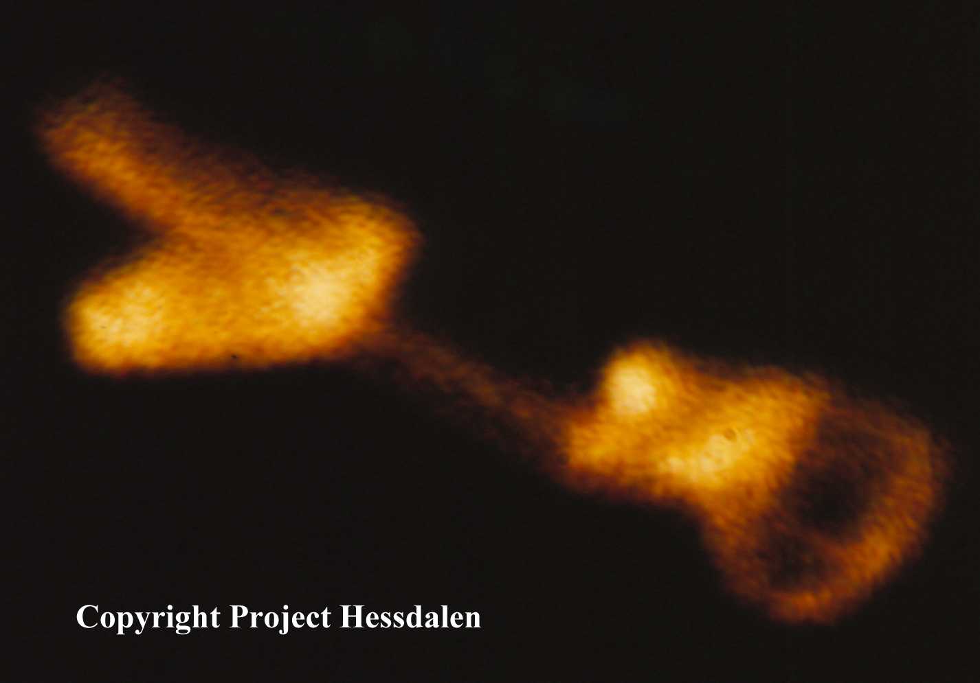 Hessdalen, bilde av et blinkende lys (big verson)