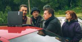 Forskerne diskutere m&aring;lingene.